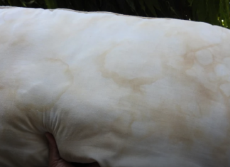 Kako Ukloniti Fleke od Znoja sa Jastuka: Tri Efikasna Trika