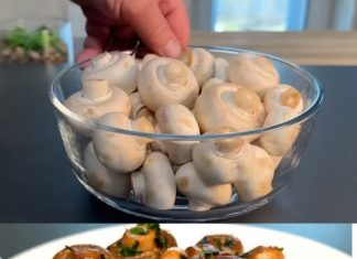 Pečurke kuhane na pari s češnjakom i maslacem, ukrašene svježim peršinom, predstavljaju aromatičan i sladak prilog koji nudi ugodan doživljaj koji se topi u ustima.