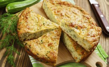 Od 3 sastojka, bez brašna i kora: Najsočnija pita od tikvica priprema se za 5 minuta i jede bez griže savesti