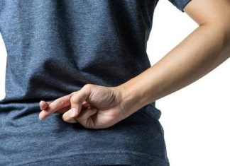 Stručnjakinja otkrila: Evo kako ćete znati da vas neko laže u oči