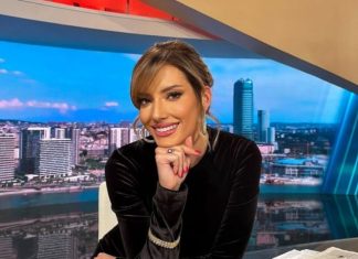 Jovana Joksimović bez trunke šminke i naočarima za vid: Niko je još nikada nije video u ovom izdanju (FOTO)