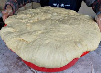 Konačno znam šta da DODAM tijestu da bude savršeno mekano i pahuljasto: Od toga pečem lepinje, kolače, vijuge i praznične kolače – sve od jednog tijesta!