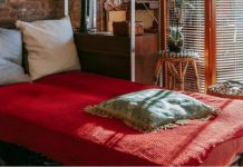 Ispod kreveta stavite 1 sitnicu i gledajte čudo: Privlači sreću i novac za sve živo u kući