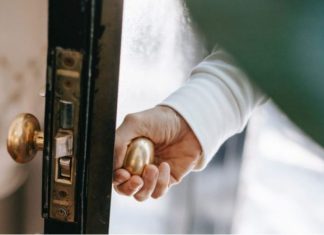 Sreća će se useliti u dom i novac će kapati kao kiša: Samo stavite ovaj predmet u blizini ulaznih vrata