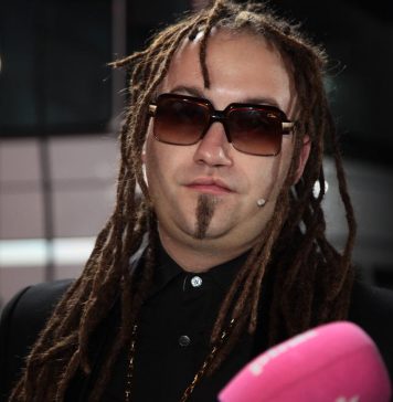 Šta se zapravo desilo? Uhapšen ispred hotela, a novi detalji ŠOKIRAJU JAVNOST – EVO ŠTA SE DEŠAVA SA NAŠIM POZNATIM PEVAĆEM