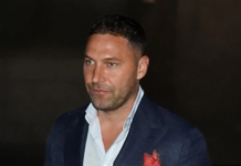 DUŠKO TOŠIĆ OBJAVIO FOTOGRAFIJU SA TAJNOG VENČANJA Mlada u prvom planu, Atina i Nika nisu se odvajale od tate