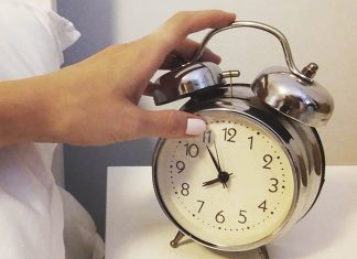 OVO SKORO SVI RADE ČIM SE PROBUDE, A GADNO GREŠE! U toku dana u riziku su od većeg STRESA, moguće su i GLAVOBOLJE