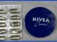 Samo OBIČNA plava Nivea i jeftin vitamin iz apoteke : Pomiješajte i koristite odmah – dame, to je najbolja stvar ikad!