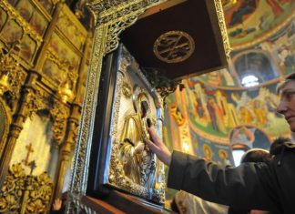 Kada vam neka osoba čini zlo i nanosi vam veliku bol, uradite samo ovu stvar i ponovo ćete naći svoj put ka sreći: Moćan savet monaha sa Svete Gore