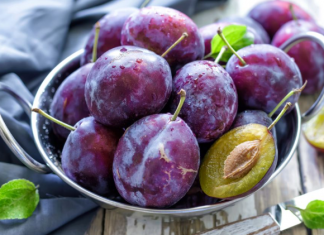 Evo zašto ljudi stariji od 60 godina treba da jedu šljive: Uradite ovako i creva će vam raditi kao sat – tvrdi doktor