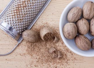 Samo pola kašike ovog začina će vas OPUSTITI I SPAVAT ćete kao beba! Bacite tablete za spavanje.