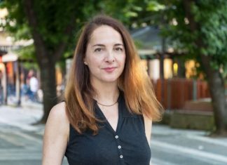 Pronašla sam sliku svog muža sa nepoznatim djetetom koje je neodoljivo podsećalo na njega: Kada sam saznala istinu koju je skrivao od mene ceo svijet mi se srušio