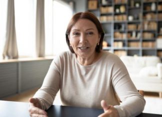 KADA SAM ČULA KAKO SVEKRVA SAVETUJE MOG MUŽA, ZAPANJILA SAM SE: Da li je moguće da ovakva žena postoji?!