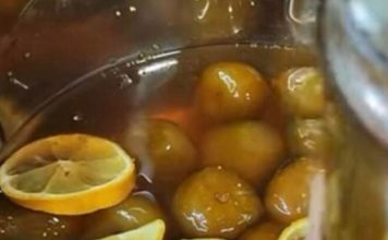 STARINSKO SLATKO OD SMOKAVA KAKVO SU NAŠE BAKE SPREMALE: Najukusnija slatka tegla koju ćete smazati do kraja ljeta