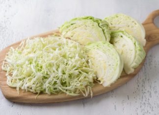 SVI GRIJEŠE U OVOME KADA PRAVE KUPUS SALATU: Trik je u sastojku koji se dodaje na samom kraju i potpuno mijenja ukus