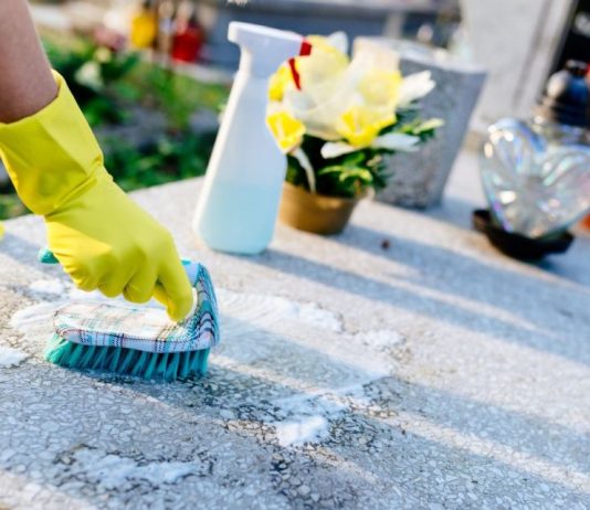 Šta ne smete da koristite za čišćenje spomenika? Najčešće greške koje dovode do oštećenja, i kako ih ispraviti