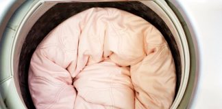 Kako oprati ogroman jorgan kod kuće? Ako ne može da stane u mašinu, ovo su zlatni trikovi starih domaćica