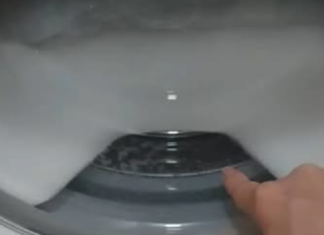 Samo ga ubacite u mašinu za veš i SVA PRLJAVŠTINA će izaći: Mama mi je dala ovaj trik – ako ga ne probate, nećete vjerovati!