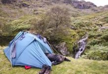 Otišli su u Afriku na kampovanje. Legli su spavati u šator, a kada su se ujutro probudili – ŠOK!