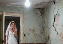 Udata sam za poštovanog naslednika iz Bostona koji me nikada nije dodirnuo — i noć kada sam sledila šapat u njegovoj vili, otkrila je tajnu sobu koja je otkrila istinu koju nikada nije očekivala…