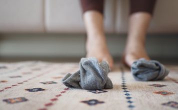 Nikad ne ostavljajte čarape pored kreveta: Kada vidite šta radi vašoj energiju i snu, odmah ćete prestati