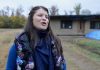 Biljana i Aleksandar iz Bijeljine nisu želeli da dižu stambeni kredit, već su napravili kuću od slame i blata: Svi u čudu gledaju vilu