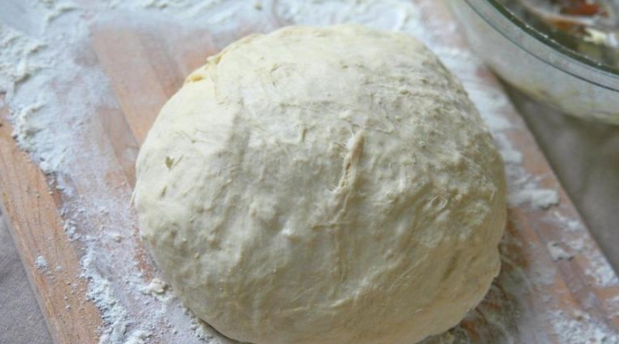 Najbolji recept za “ludo testo” od kog možete da pravite sve vrste peciva: Čuvajte ga na ovaj način i biće sveže danima