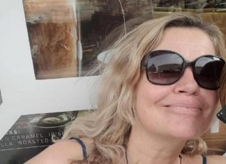 Rasturila brak Vojinu Ćetkoviću, navukla prezir, a otac joj omiljeni Srbin: Bivši joj ljubi 23 godine mlađu ćerku pevača