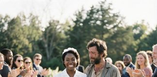 Smijali su se mom mužu od početka ceremonije — dok istina nije utišala cijelu salu