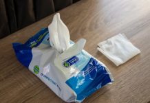 Ubacite vlažnu maramicu u mašinu za pranje veša i gledajte rezultat posle pranja: Nema boljeg trika