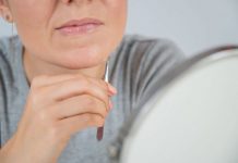 ZNATE LI ZAŠTO SE KOD ŽENA JAVLJAJU DLAČICE NA BRADI? Evo šta vam organizam govori