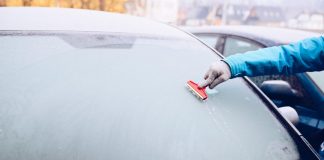 TAJNA za odmrzavanje zaleđenih prozora automobila u SEKUNDI….