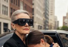 Nakon svađe, moj muž me je ostavio na autobuskoj stanici sa samo kišom za društvo. U blizini, jedna starija slepa žena je šapnula: „Pretvaraj se da si moja unuka—moj vozač će uskoro doći. Tvoj muž će zažaliti što te je ostavio pored najbogatije žene u gradu. . . “