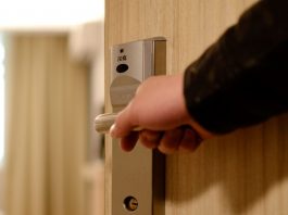 Nikada ne ostavljajte vrata spavaće sobe noću otvorena, zbog jednog veoma ozbiljnog razloga