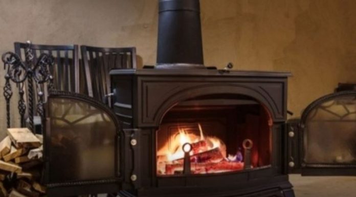 Zagrije cijelu kuću: Ubacite ovo drvo u šporet i biće vam toplo sve do jutra