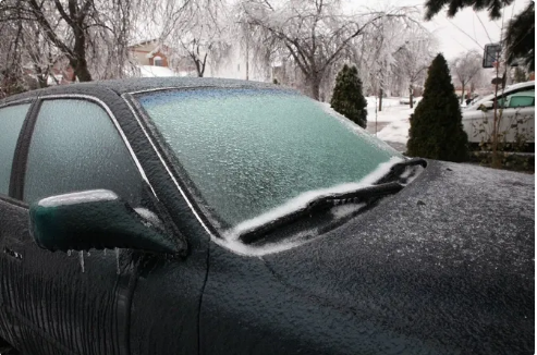 Trik koji ZA SEKUND rješava problem ZALEĐENE ŠOFERŠAJBNE! Potrebna su vam samo 2 SASTOJKA iz kuhinje