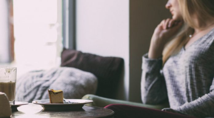 OVAKO IZGLEDA ŽENA KOJA JE NESRETNA U BRAKU: 10 signala koji se vide na kilometar