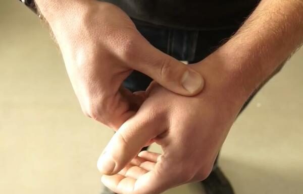 DA LI STE ZNALI DA SVI IMAJU 1 SLOVO NA PALCU? Pronađite svoje i saznajte ŠTA TO ZNAČI! (VIDEO)