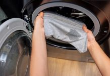 Nikada se ne bi sjetili: Sve fleke sa odjeće skida 1 sredstvo, svi ga imamo u kući