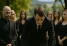 Sin je došao na majčinu sahranu samo zbog nasledstva, ali kada se nagnuo da se oprosti od nje, primetio je čudno pomeranje u sanduku.