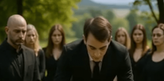 Sin je došao na majčinu sahranu samo zbog nasledstva, ali kada se nagnuo da se oprosti od nje, primetio je čudno pomeranje u sanduku.