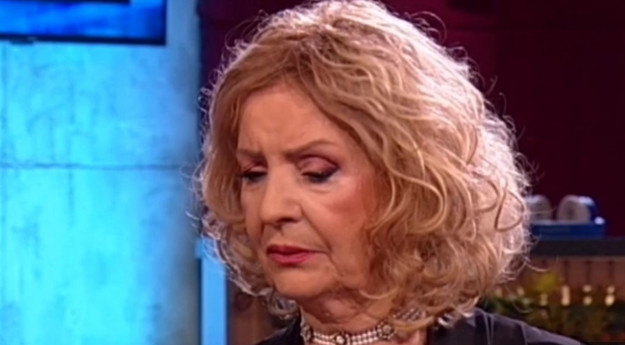 EV0 ŠTA ĆE JOJ PlSATl NA SP0MENlKU! Cijelo vrijeme nas je lagala- EV0 K0LlK0 TAČN0 lMA G0DlNA i kako se zove