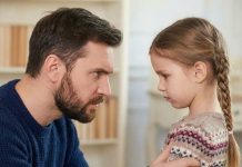 – Tata, a kad si ti bio na poslu, naša mama je bila u posjeti nekim stranim ujacima, – neočekivano zapanjila oca ćerkicom odmah sa praga… 😲😲😲