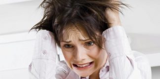 AKO VAM SE STALNO DEŠAVAJU LOŠE STVARI: Čašu vode napunite ovim i ostavite da stoji 24 sata! PREPOROD!