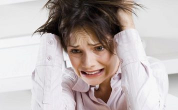 AKO VAM SE STALNO DEŠAVAJU LOŠE STVARI: Čašu vode napunite ovim i ostavite da stoji 24 sata! PREPOROD!