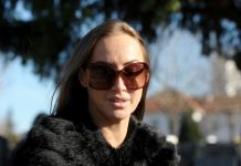 Našoj pevačici je muž nakon svadbe umro na rukama pa se udala za 15 godina mlađeg: Rodila je sina u 41. godini i doživela bolnu sudbinu