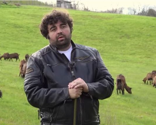 3 dece i 1.800 koza: Zavirite na seosko imanje Branka Jankovića i njegove supruge, takođe glumice FOTO