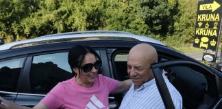 Ženu upoznao u Loznici na vašaru kad je imala 12 godina: Dok je pevala po šatorima, on odgajao sina, pa prodao kuću da mu plati kockarski dug