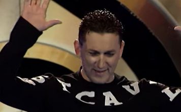 Rođen je u muslimanskoj porodici, promenio ime i počeo da hara estradom: Javno varao ženu, a o njegovom intimnom snimku brujala je Srbija