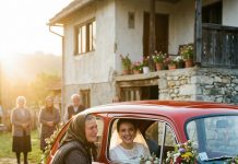 Hteo je da proda stari auto u staro gvožđe, a onda je jedna molba siromašne devojke pretvorila njegovu garažu u mesto najveće sreće
